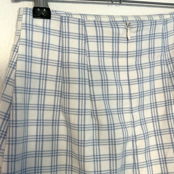 Brandy Melville Blue and White Plaid Mini Skirt - Picture 4 of 5